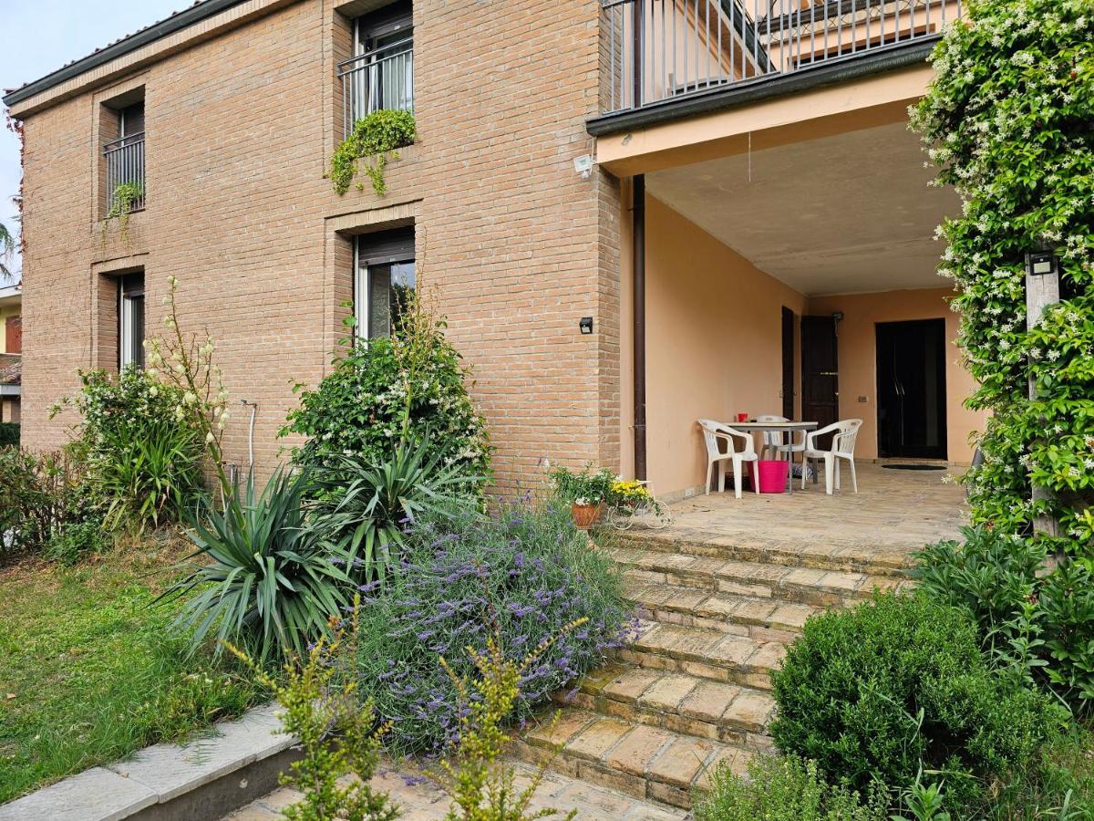 فيلا Casa Vincenzo 130 Mq Con Portico Ed Ingresso Esclusivo Dal Giardino Felino المظهر الخارجي الصورة