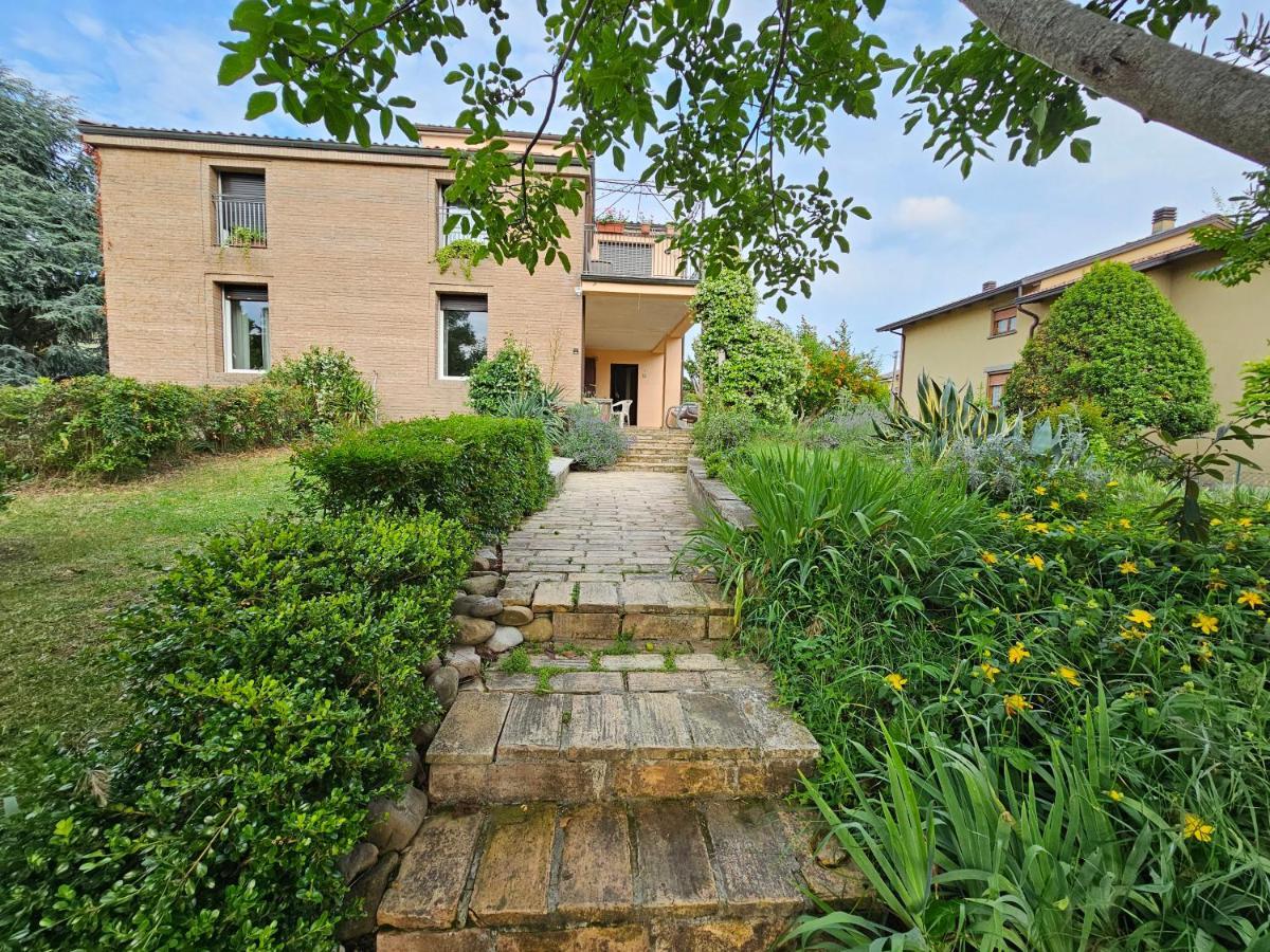 فيلا Casa Vincenzo 130 Mq Con Portico Ed Ingresso Esclusivo Dal Giardino Felino المظهر الخارجي الصورة