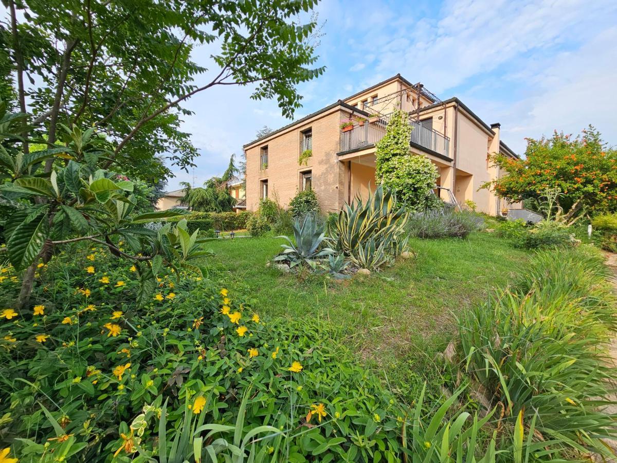 فيلا Casa Vincenzo 130 Mq Con Portico Ed Ingresso Esclusivo Dal Giardino Felino المظهر الخارجي الصورة